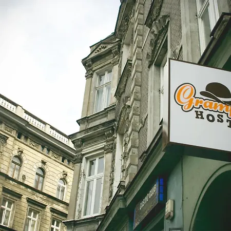 Hostel Grampa's